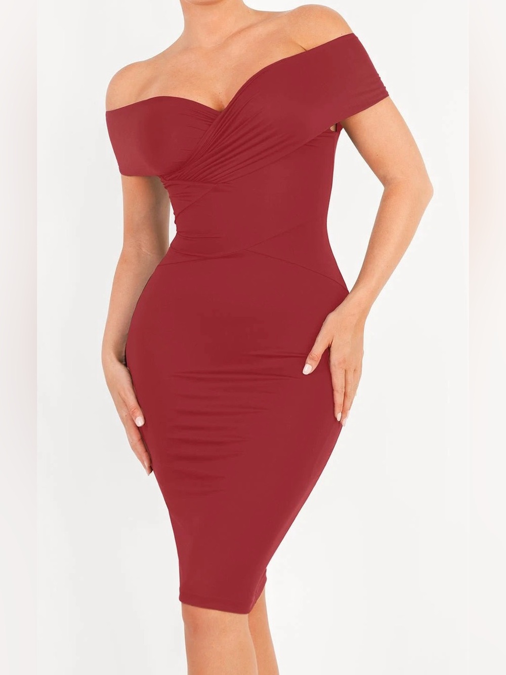 Shapewear Ruched Off-Shoulder
Sculpting Midi Dress